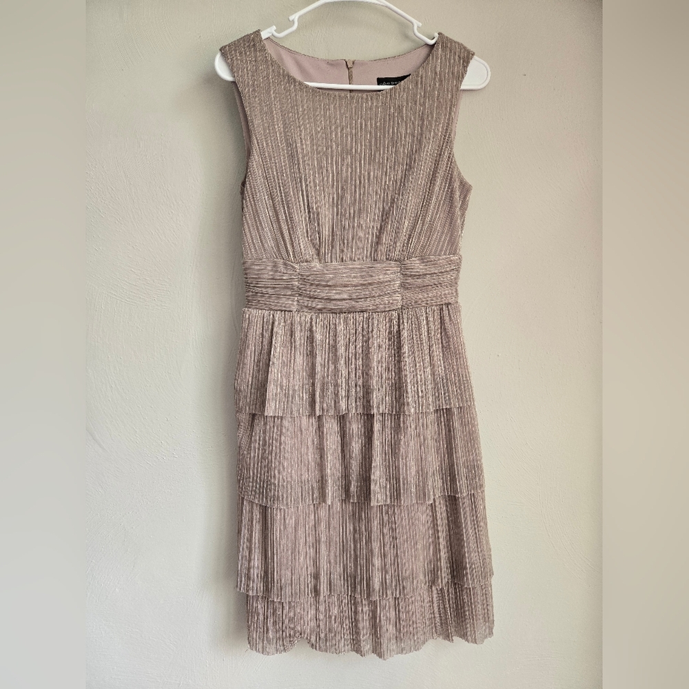 connected apparel, Size 6, Used, Shiny Multi Tiered Sleeveless Midi Dress